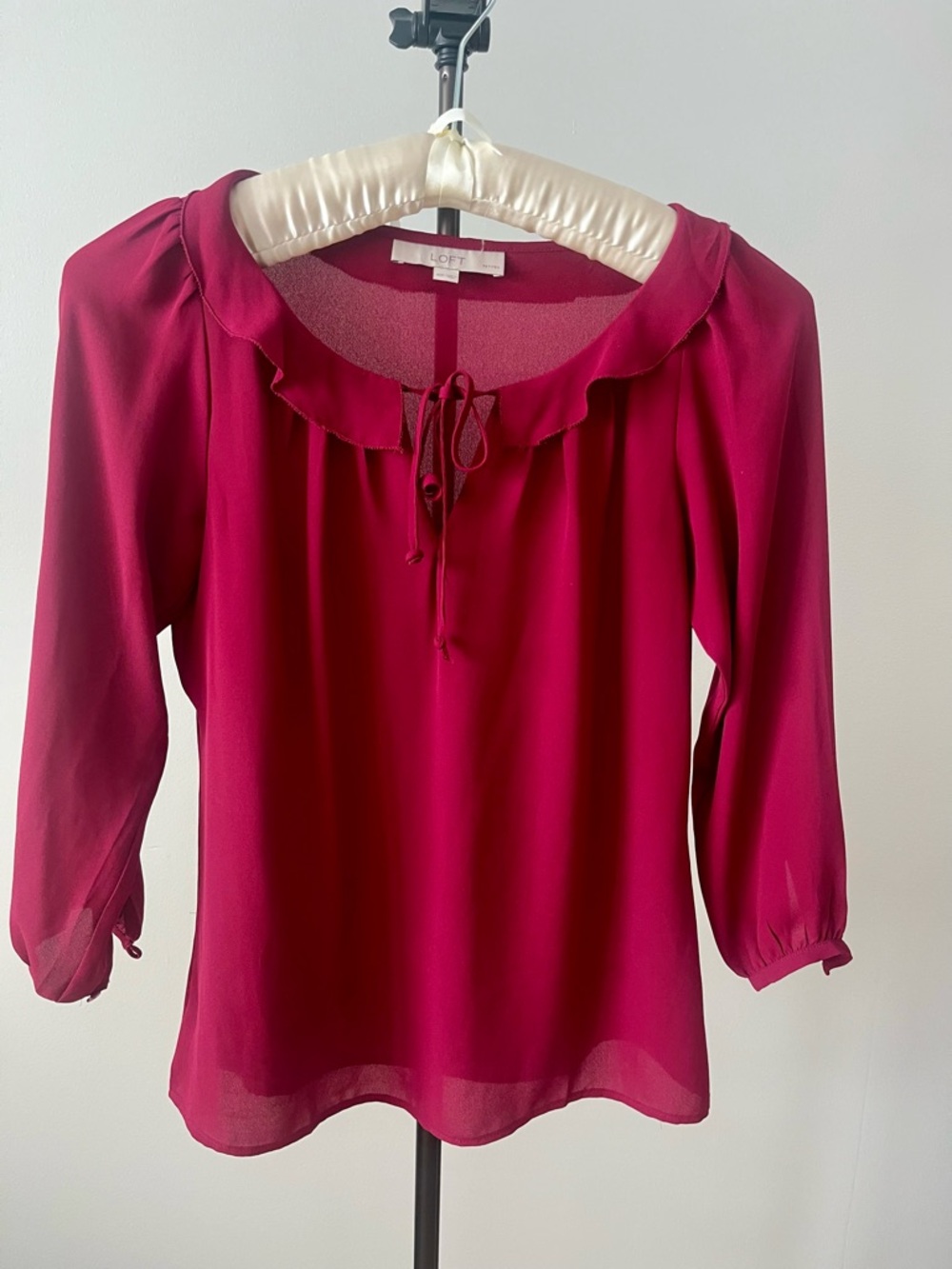 LOFT Ruffle Tie-Neck Boho Blouse in Berry Size XSP